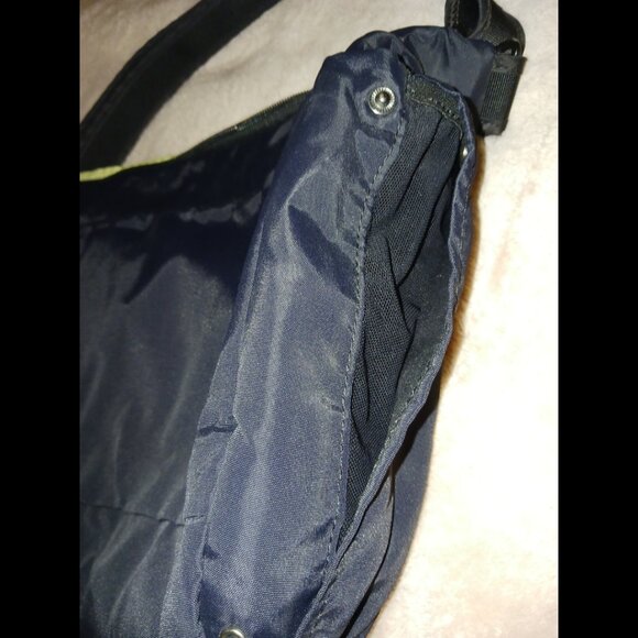 Pacsafe Hobo travel bag - Picture 7 of 8